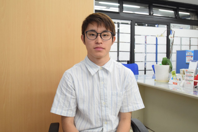 部屋の広さと駐車場が決め手!