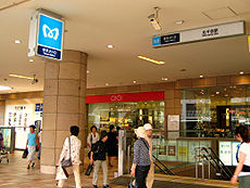 東京メトロ北千住駅　地上出口