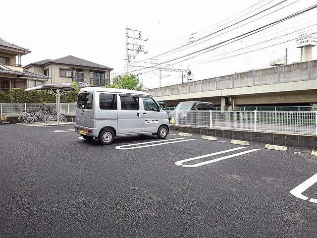 アルモニー 駐車場