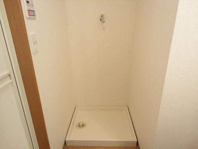 TIARA 室内洗濯機置場