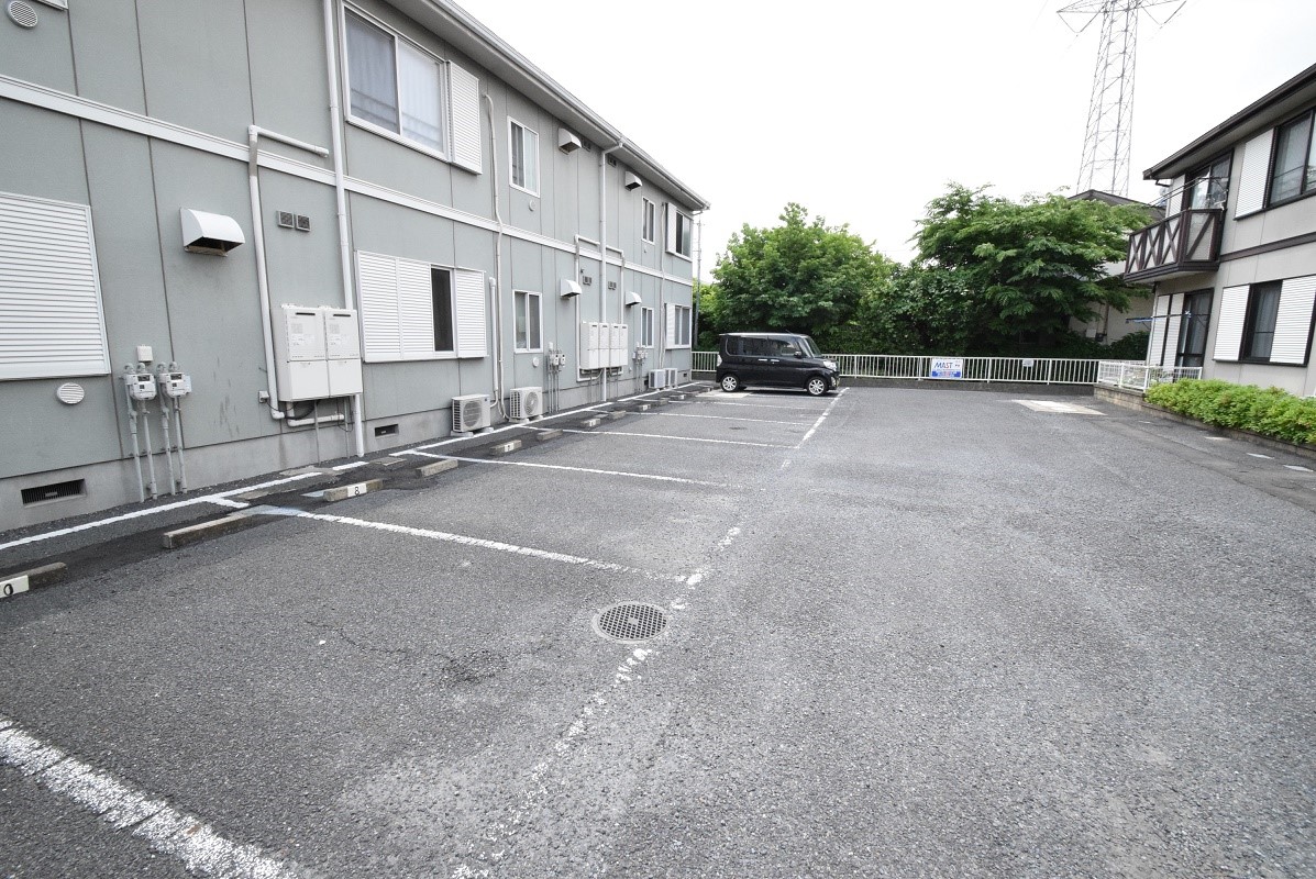 ウィンハイツD 駐車場