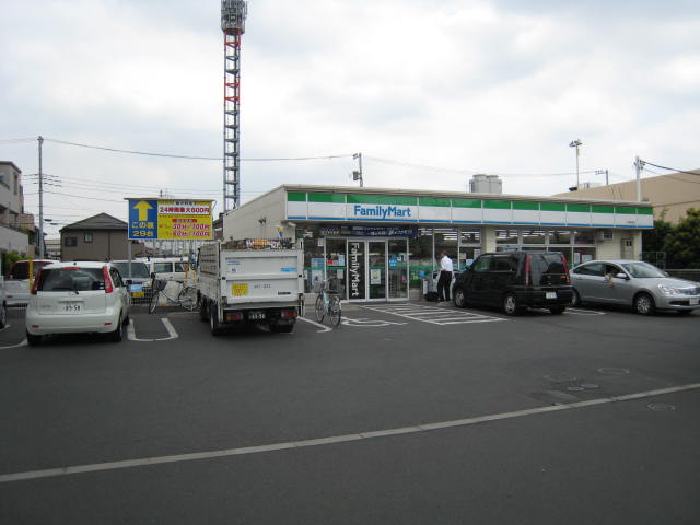 ヴィラ　ジュエリー ﾌｧﾐﾘｰﾏｰﾄ 六町駅前店