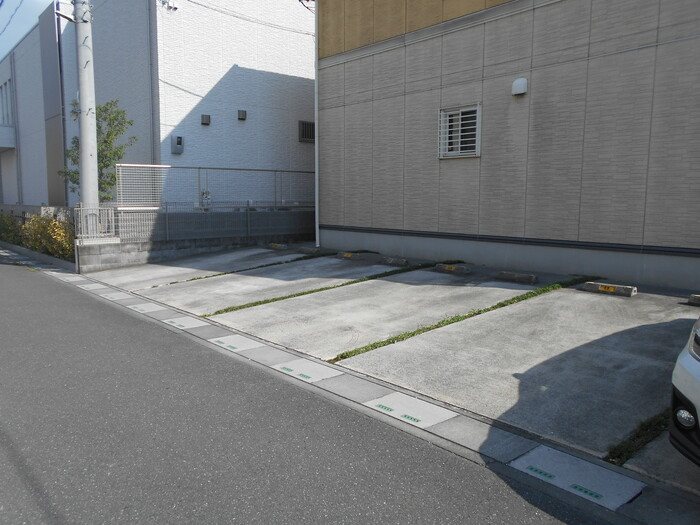ノクターン 駐車場