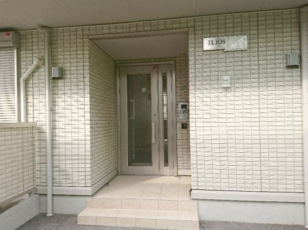 イリオス 玄関