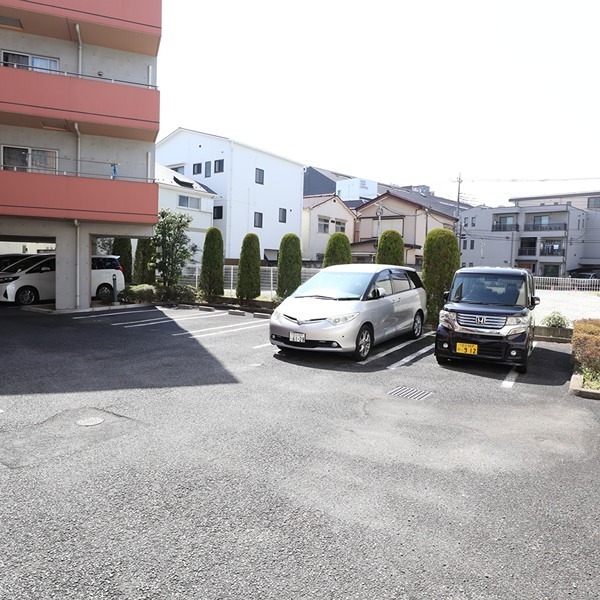 フォーレスト北綾瀬Ⅱ 駐車場