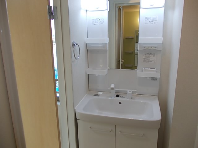 イセソラージュＢ 洗面所