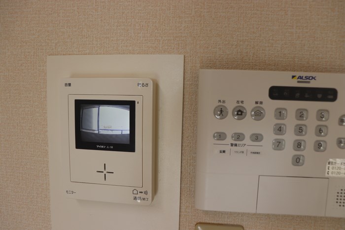 スタークレスト 来訪者の顔がわかるTVモニター付きインターホン♪