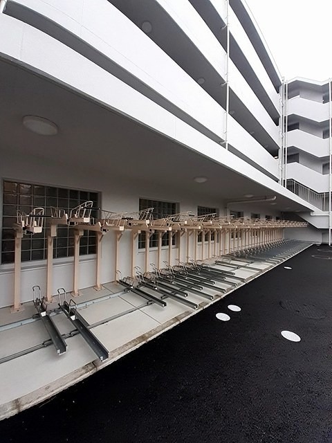 スアヴィス舎人  駐車場