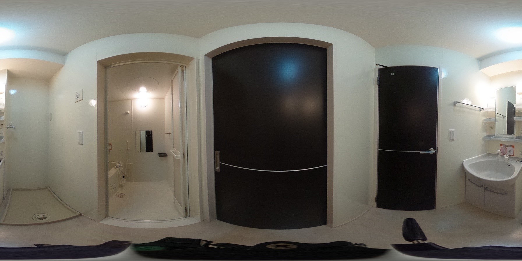 退去前のため別のお部屋です。