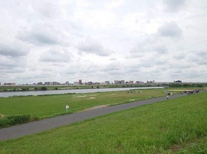 壁に耳あり障子に目あり