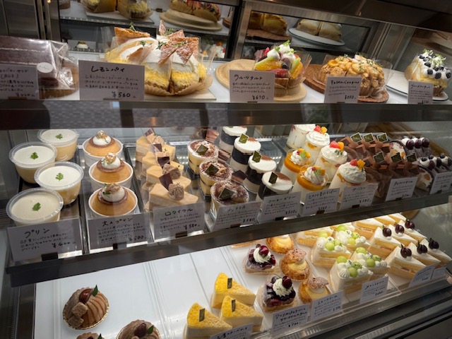 甘き魔法の工房を訪ねて ― 気になっていたケーキ屋さんへ